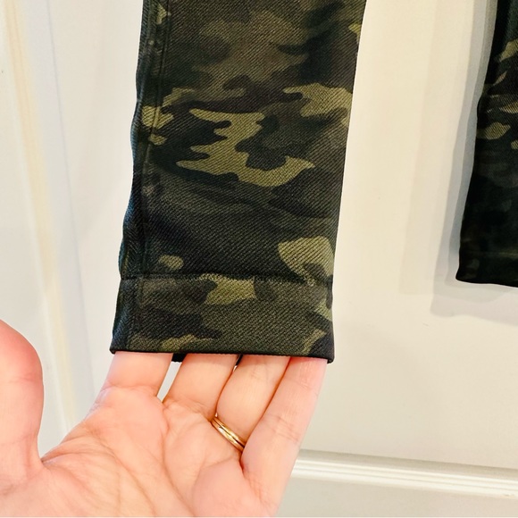 Spanx Look At Me Now Camo Seamless Leggings  Size M NEW with Tags - Picture 6 of 9